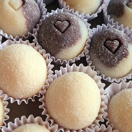 BRIGADEIROS CASADINHOS
